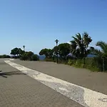 Oceanfront Apartman